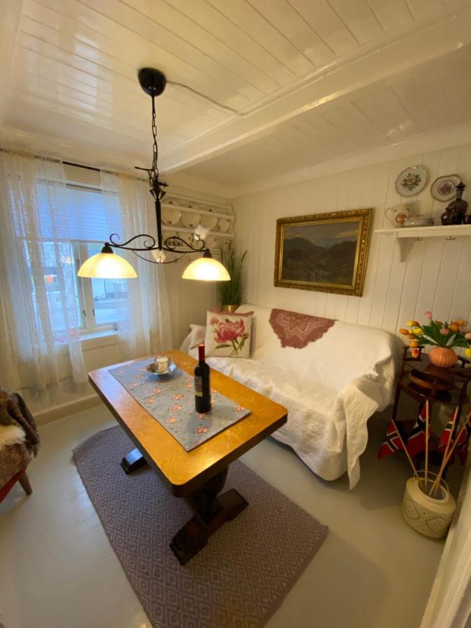 Nordlandshuset "Lottebakken", Ballstad In Lofoten Exteriör bild